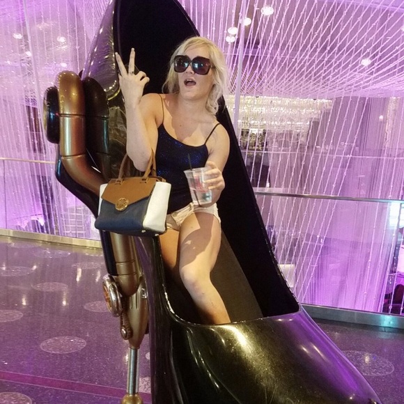 Meet your Posher, Kaylie - Picture 1 of 1